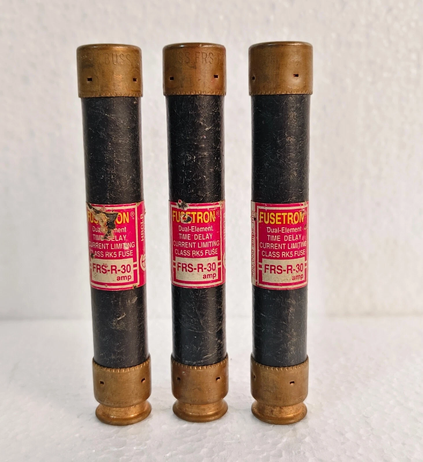 Fusetron FRS-R-30AMP Dual-Element Time Delay Current Limiting Fuse Lot of 03 Pcs